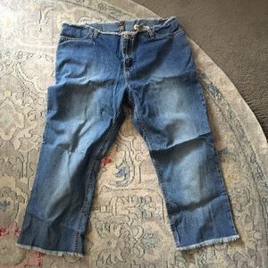 Victoria’s Secret London Cropped Jean